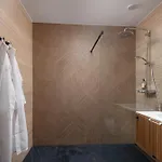 Jakuzzi Suartini *