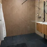 Jakuzzi Suartini