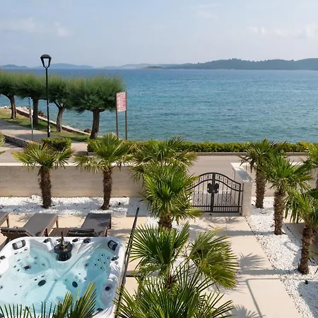Apartmán Jakuzzi Suartini