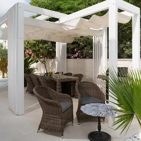 Jakuzzi Suartini * 奥瑞比克