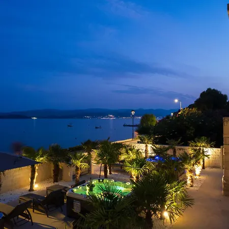 公寓 Jakuzzi Suartini 奥瑞比克