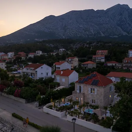 公寓 Jakuzzi Suartini *