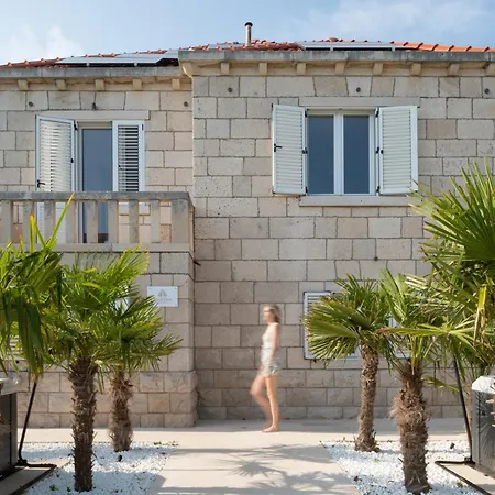 Jakuzzi Suartini * Orebić