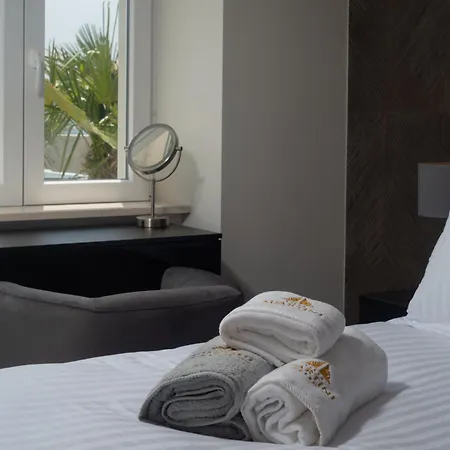 公寓 Jakuzzi Suartini *