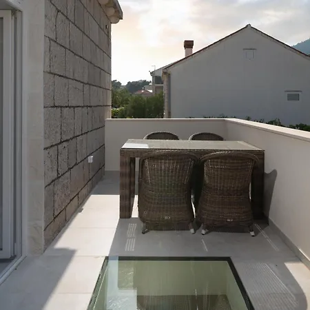 Jakuzzi Suartini Apartment *