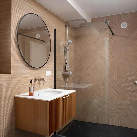 Jakuzzi Suartini