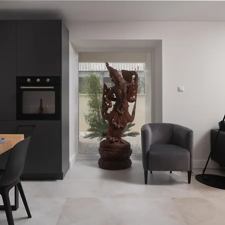 Jakuzzi Suartini Apartment