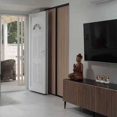 Jakuzzi Suartini