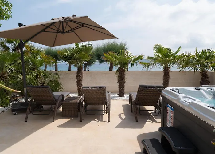 Jakuzzi Suartini Apartman *