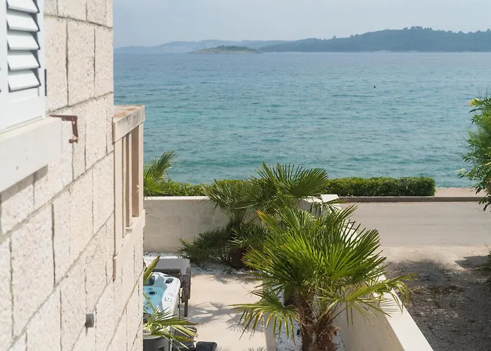 Apartman Jakuzzi Suartini