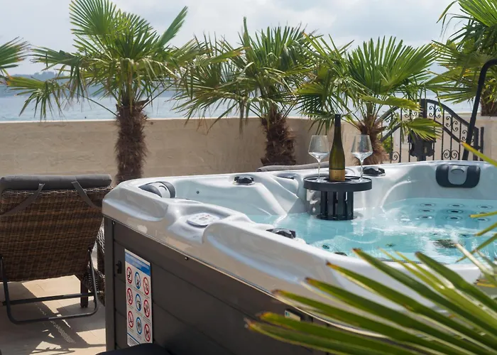 Jakuzzi Suartini * Orebic